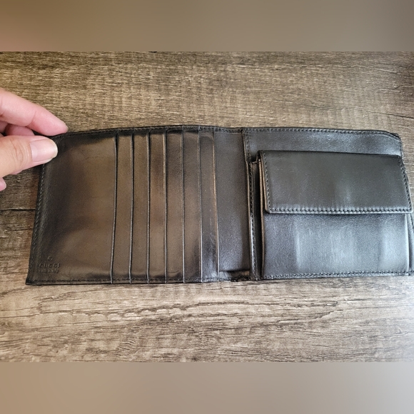 Gucci black bifold wallet - Picture 6 of 10